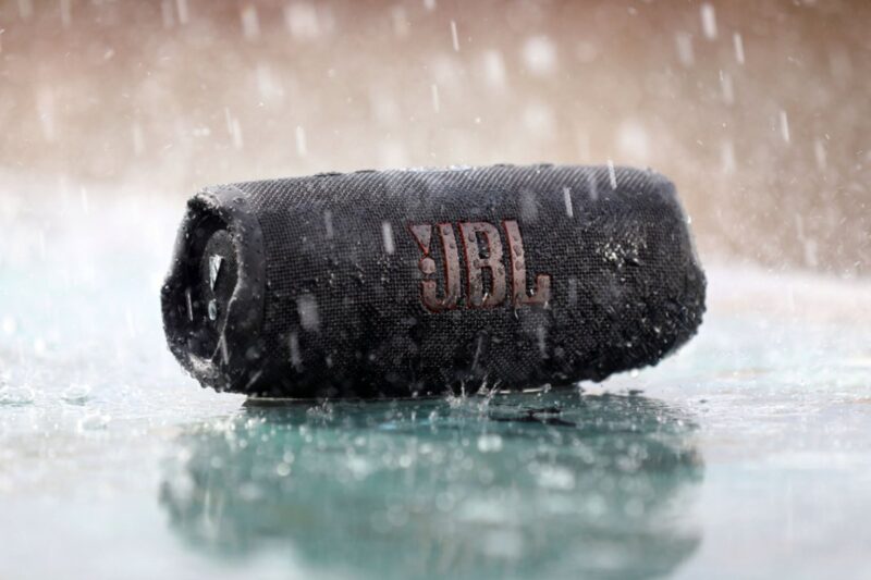 JBL - CHARGE5 Portable Waterproof Speaker with Powerbank - Black - Image 7
