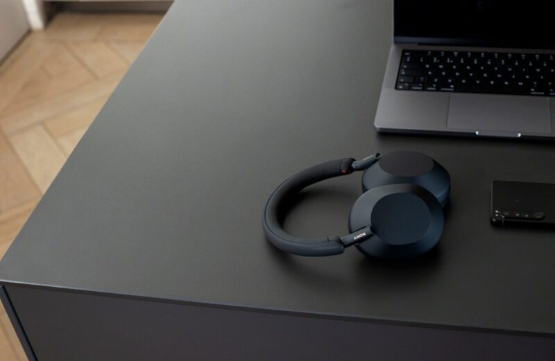 Sony - Wireless Noise-Canceling Headphones - Black WH-1000XM5/B - Image 10