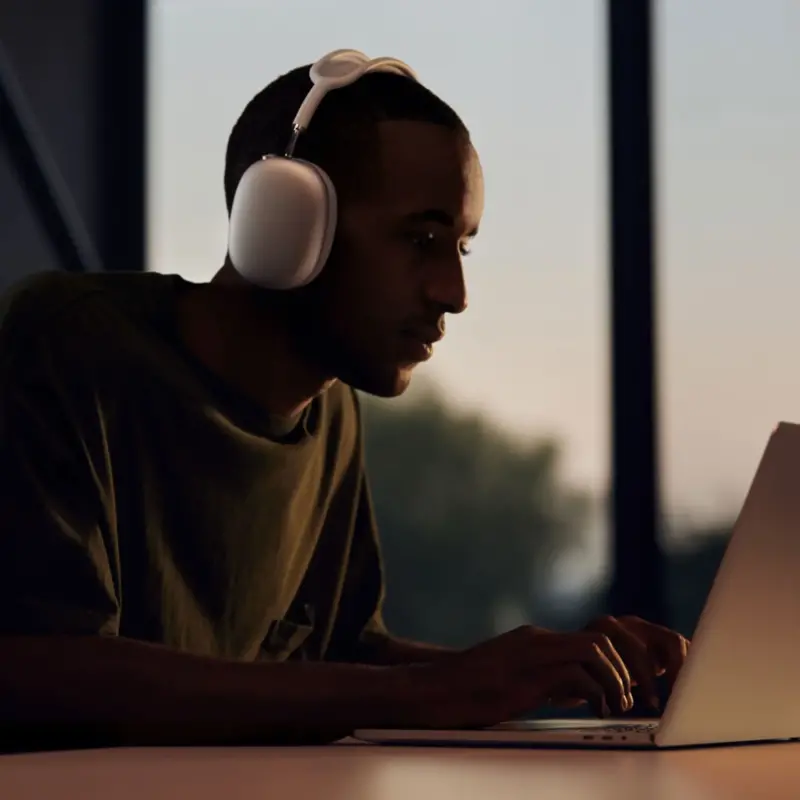 Apple - AirPods Max (Lightning) - Silver MGYJ3AM/A - Image 2